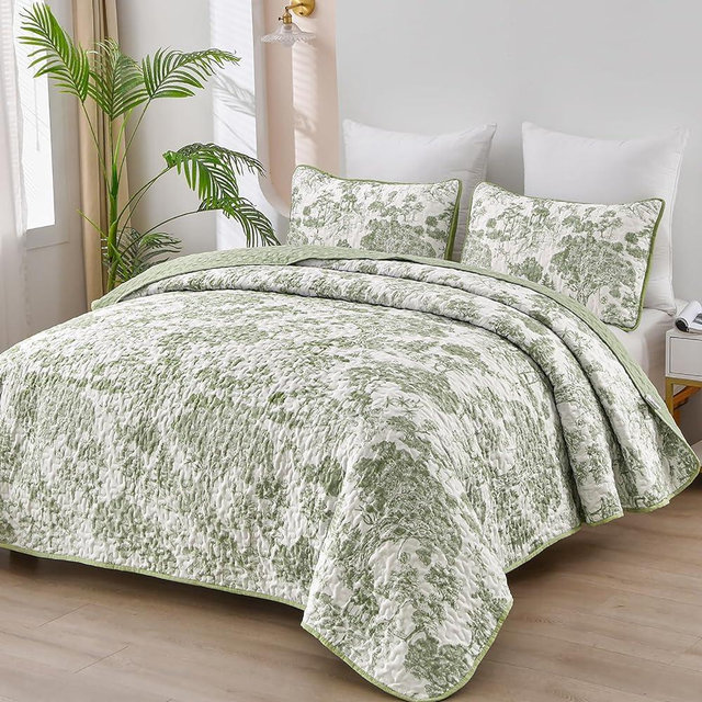 WONGS BEDDING Botanical Quilt Set Oversize Queen, Sage Green 3 Pieces Floral Plants Printed Bedspread Bedding Set Soft Lightweight Microfiber Coverlet Set for All Season (104"x90")