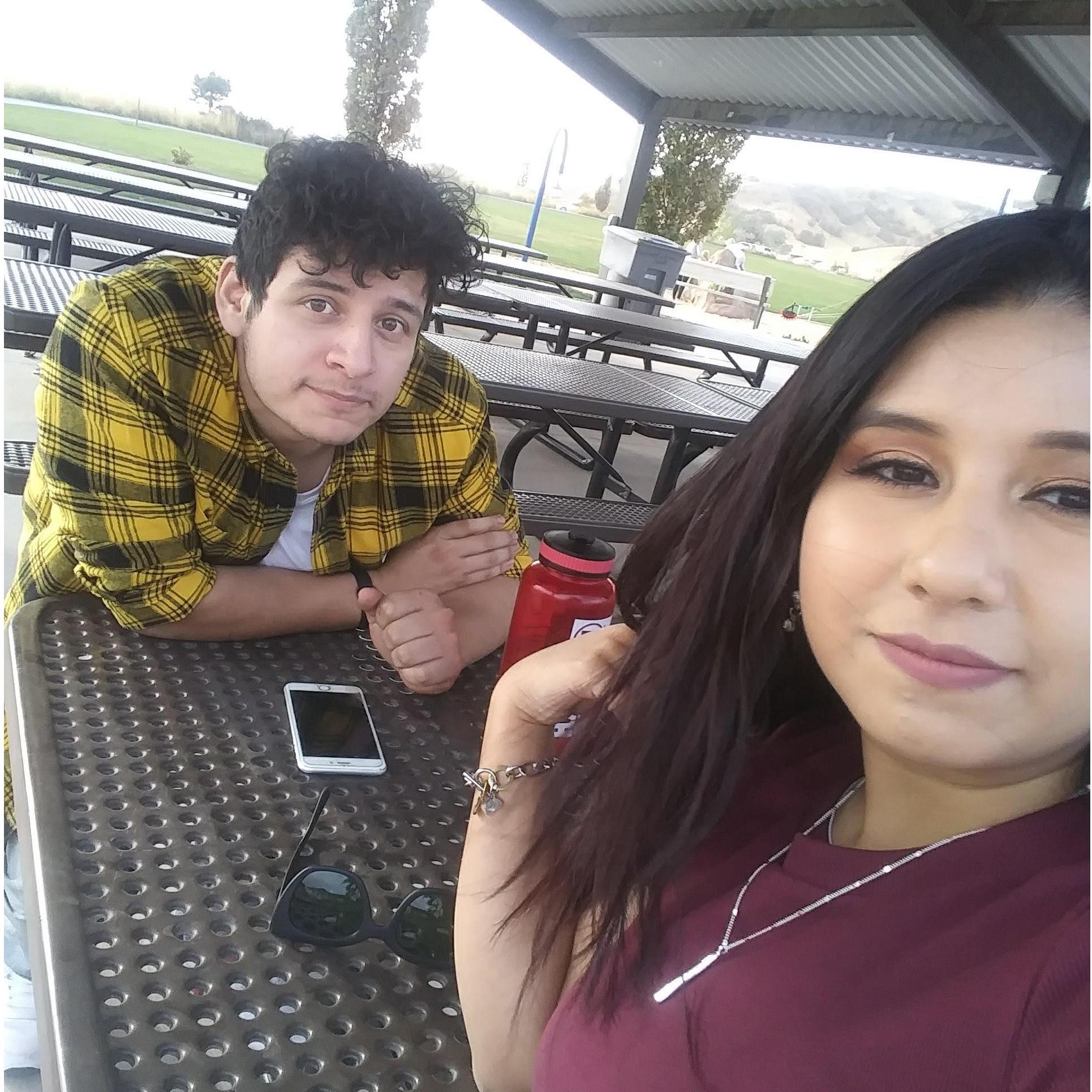 Supa ready for our photo shoot :) 

Listisimos para nuestra sesión de fotos :)