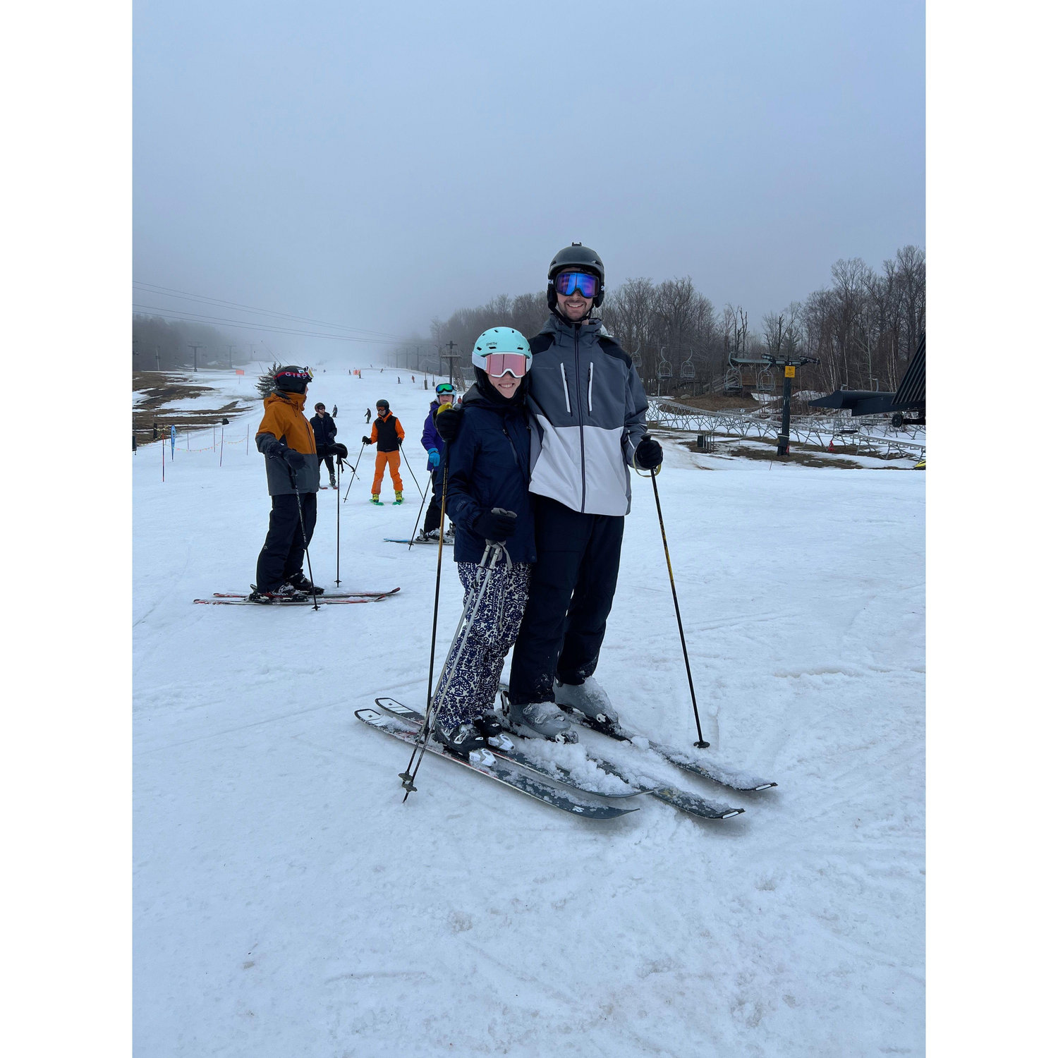 guess who is a better skier...