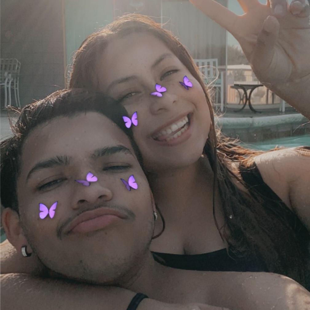 Our first time going to the pool together. // Nuestra primera vez en la alberca juntos.