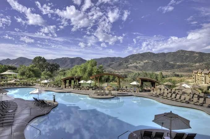 The Wedding Website of Yvonne Cardona and Weston Popichak