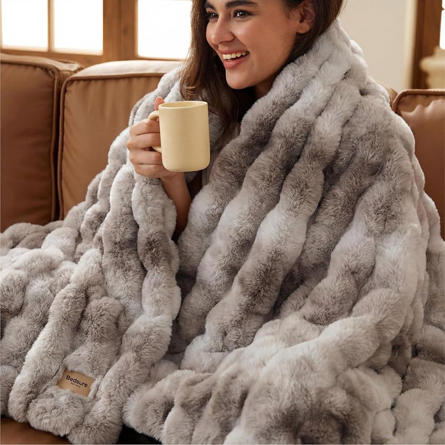 Bedsure GentleSoft Faux Fur Throw XL Blanket, Fluffy Fuzzy Large Throw Blanket for Bed, Soft Cozy Fall Bedding Coloring Couch Cover, Thick Warm Plush Women Men Birthday Gifts, Tie-dye Brown
