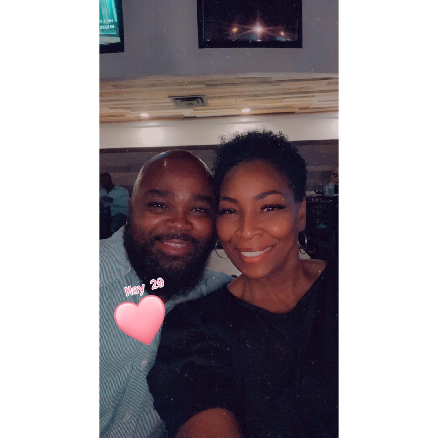 We are at my cousin Dee birthday dinner!!