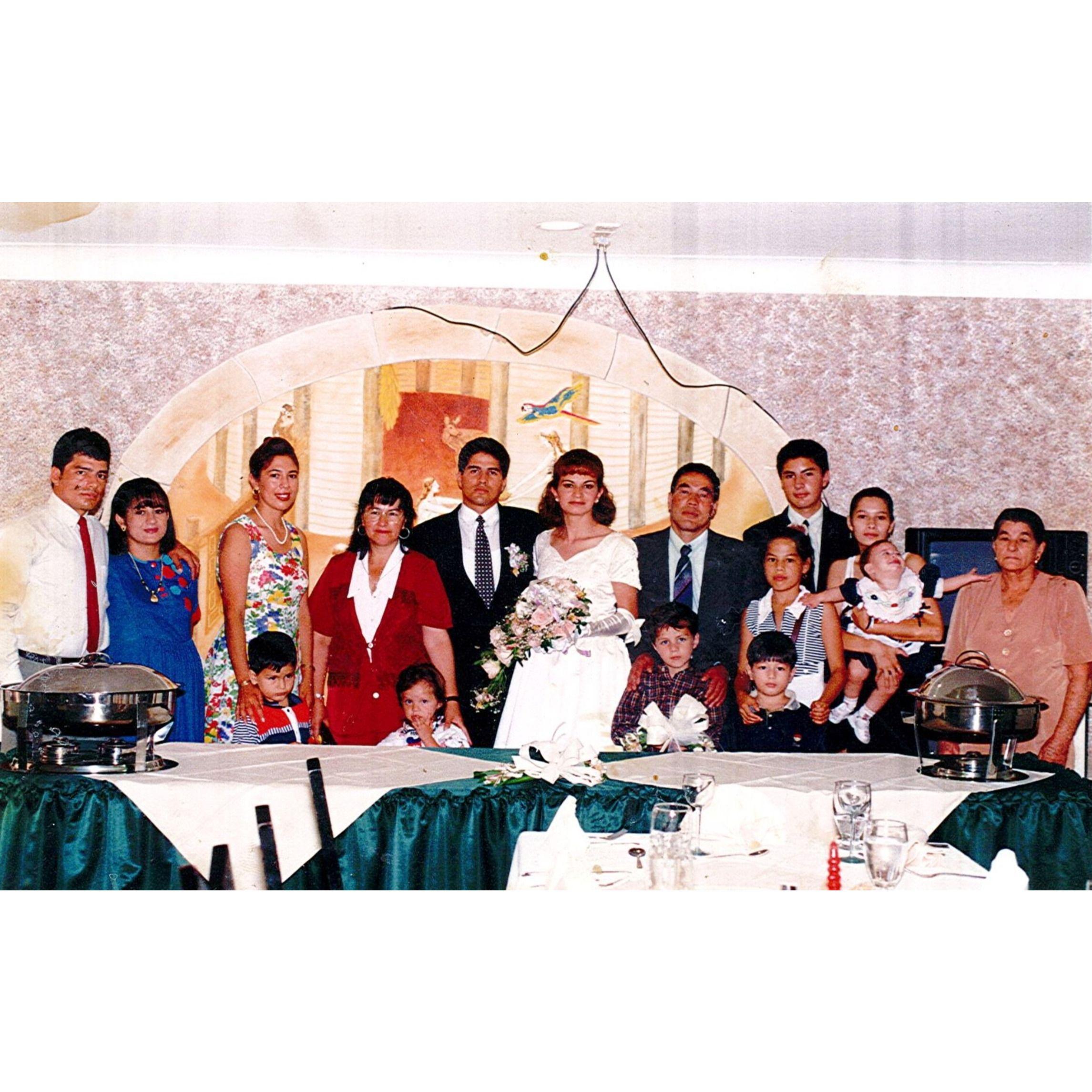 Serie Familias y Otras bodas "Matrimonio Ceci y Arge"