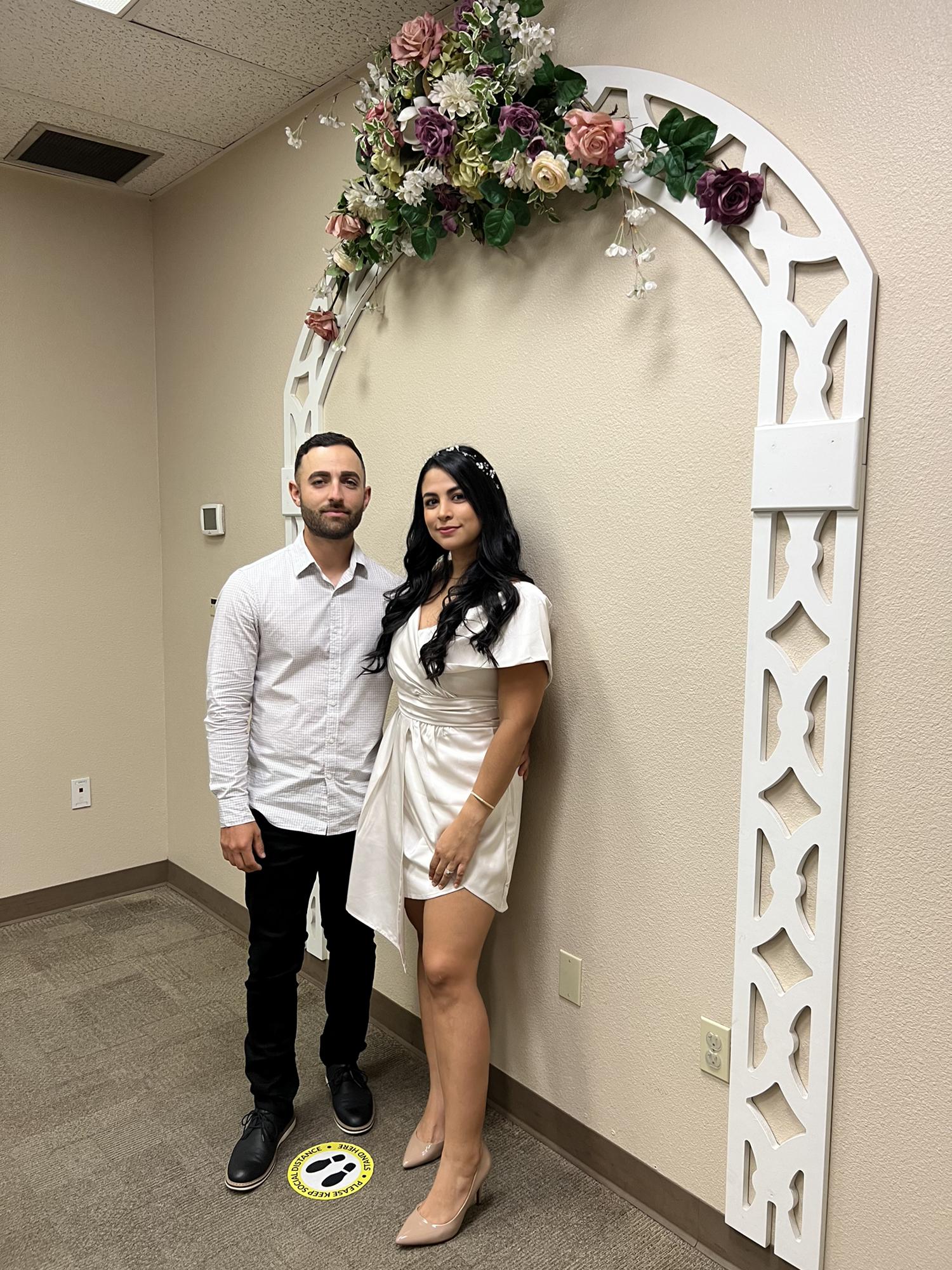 We got married in the court!! Now Mr and Mrs Muñoz.