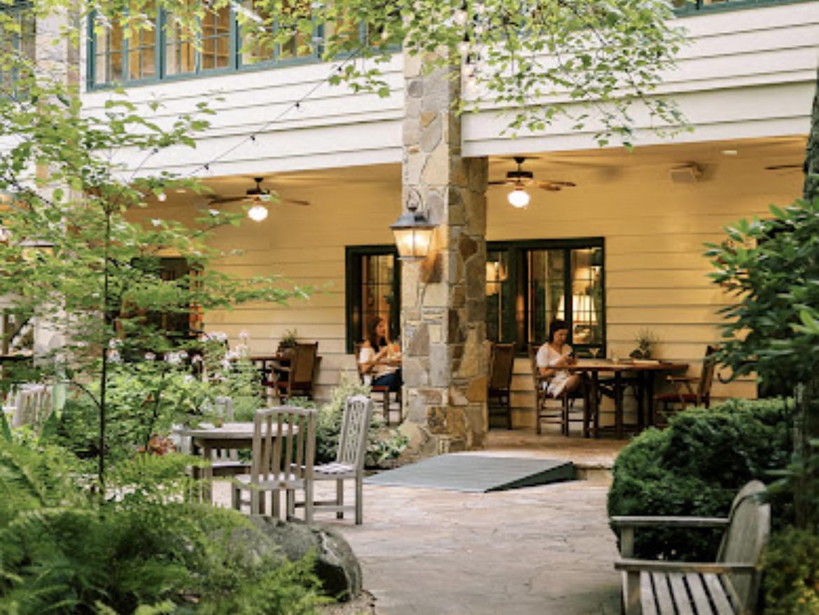 The Wedding Website of Sara Wooding and Hunter Tipton