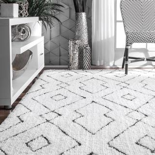 Hand Tufted Beaulah Shaggy Area Rug