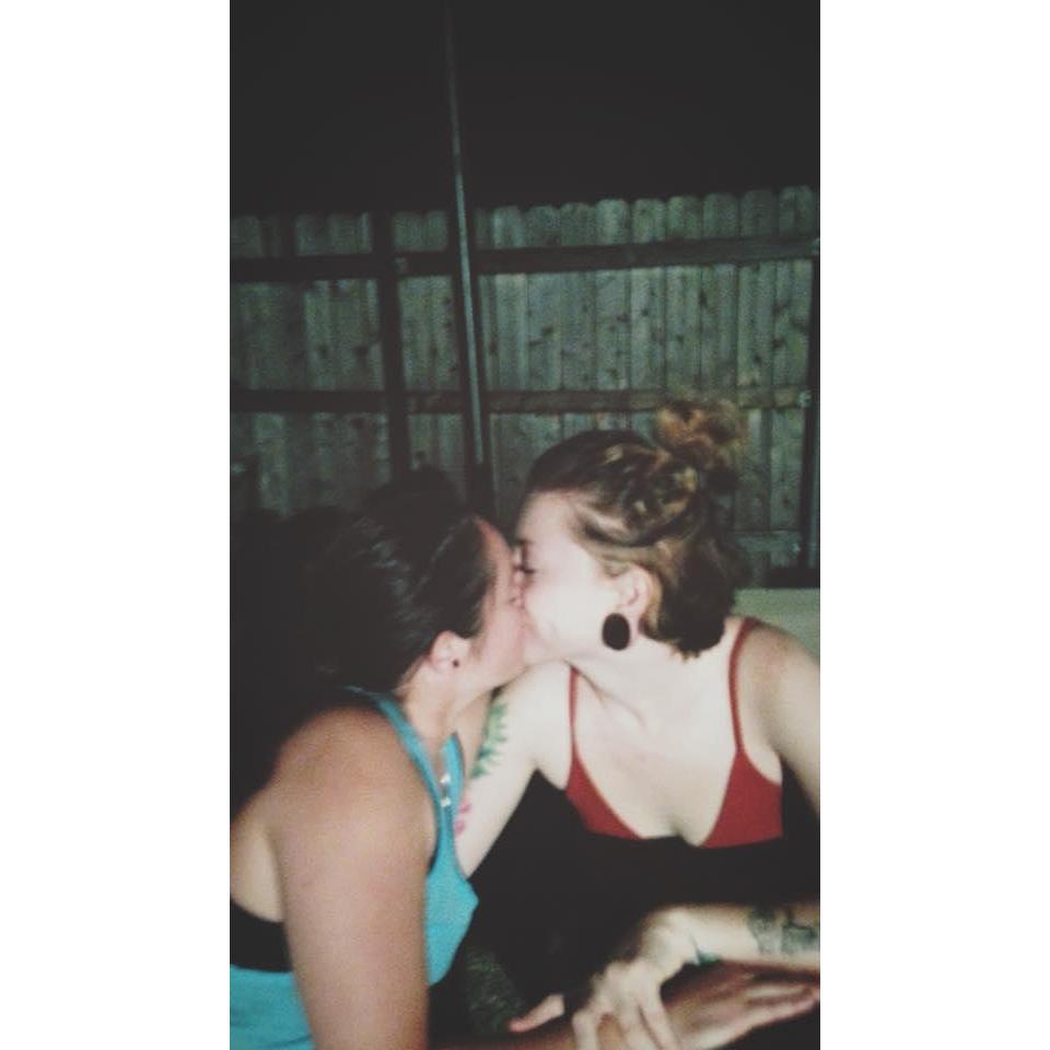 Backyard kisses. (: (2018)