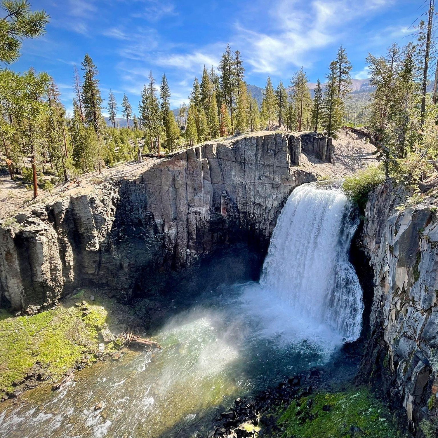 Rainbow Falls, short hike from Devil's Postpile