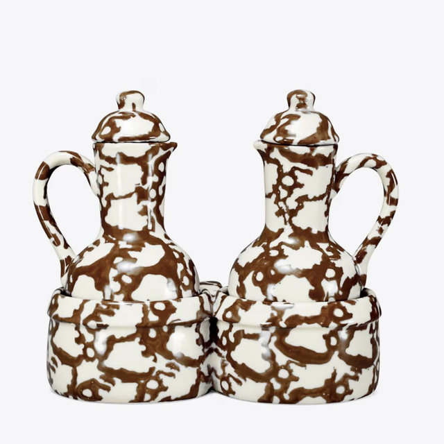 Spongeware Oil & Vinegar Set in Brown