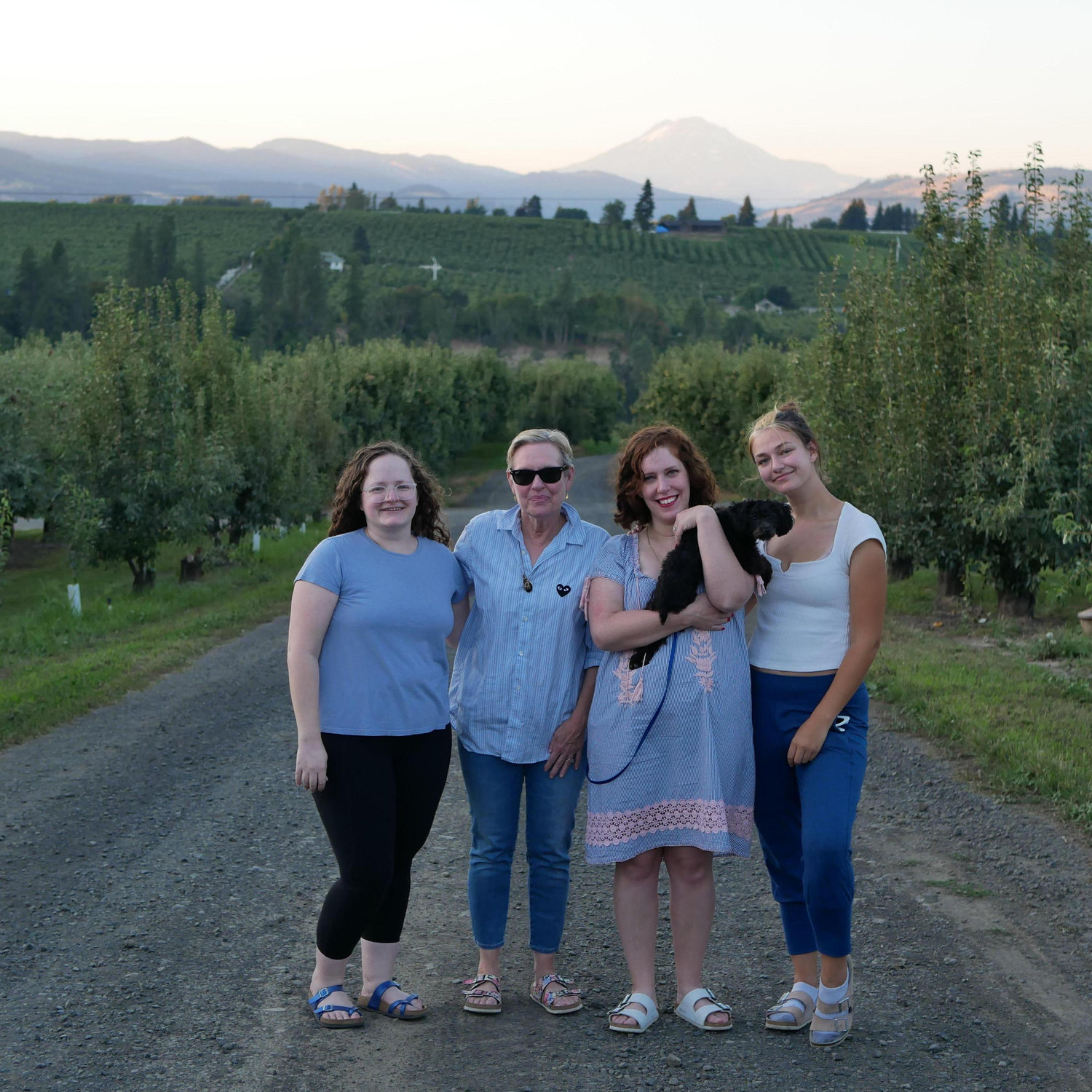 Emma, her sisters Alice and Joanna, and her mom, Kathy after the proposal! It was the first time since the beginning of the pandemic that Emma had seen them so it felt even sweeter to be with them!