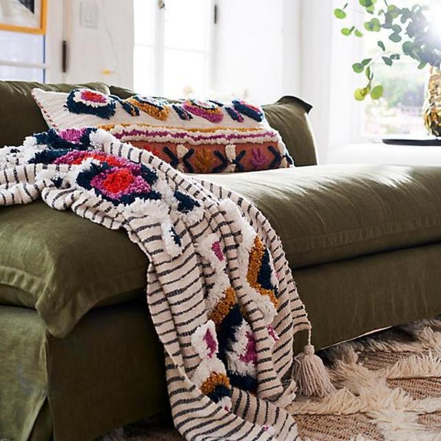 Tufted Ayla Throw Blanket