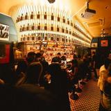STRING’S BAR