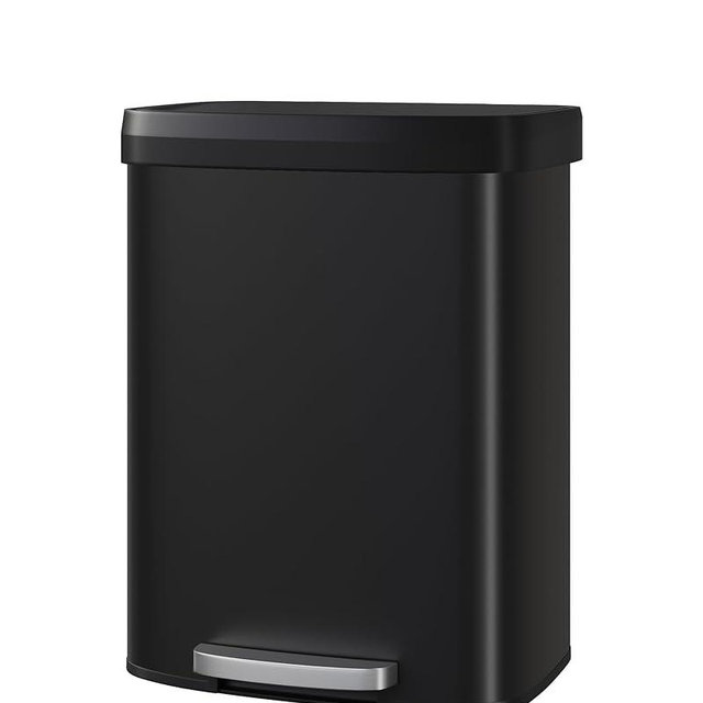 Garvee 16 Gallon / 60 Liter Metal Trash Can with Lid, Large Garbage Can for Kitchen, Rustproof Step-on Kitchen Metal Trash Bin with Liner Rim, Rear Handle, Soft Close Plastic Lid, Black