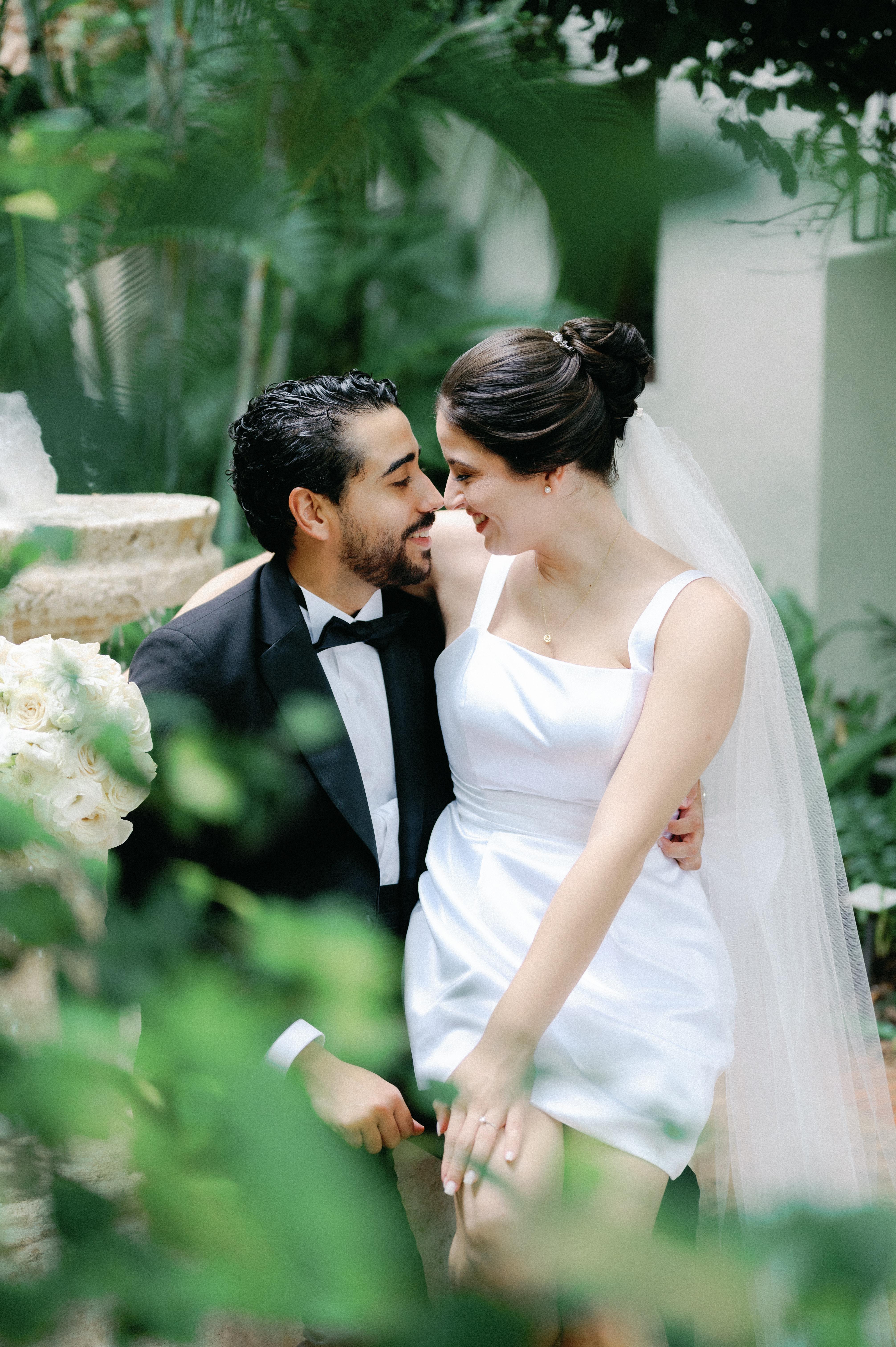 The Wedding Website of Nicole Lindo and Alejandro López