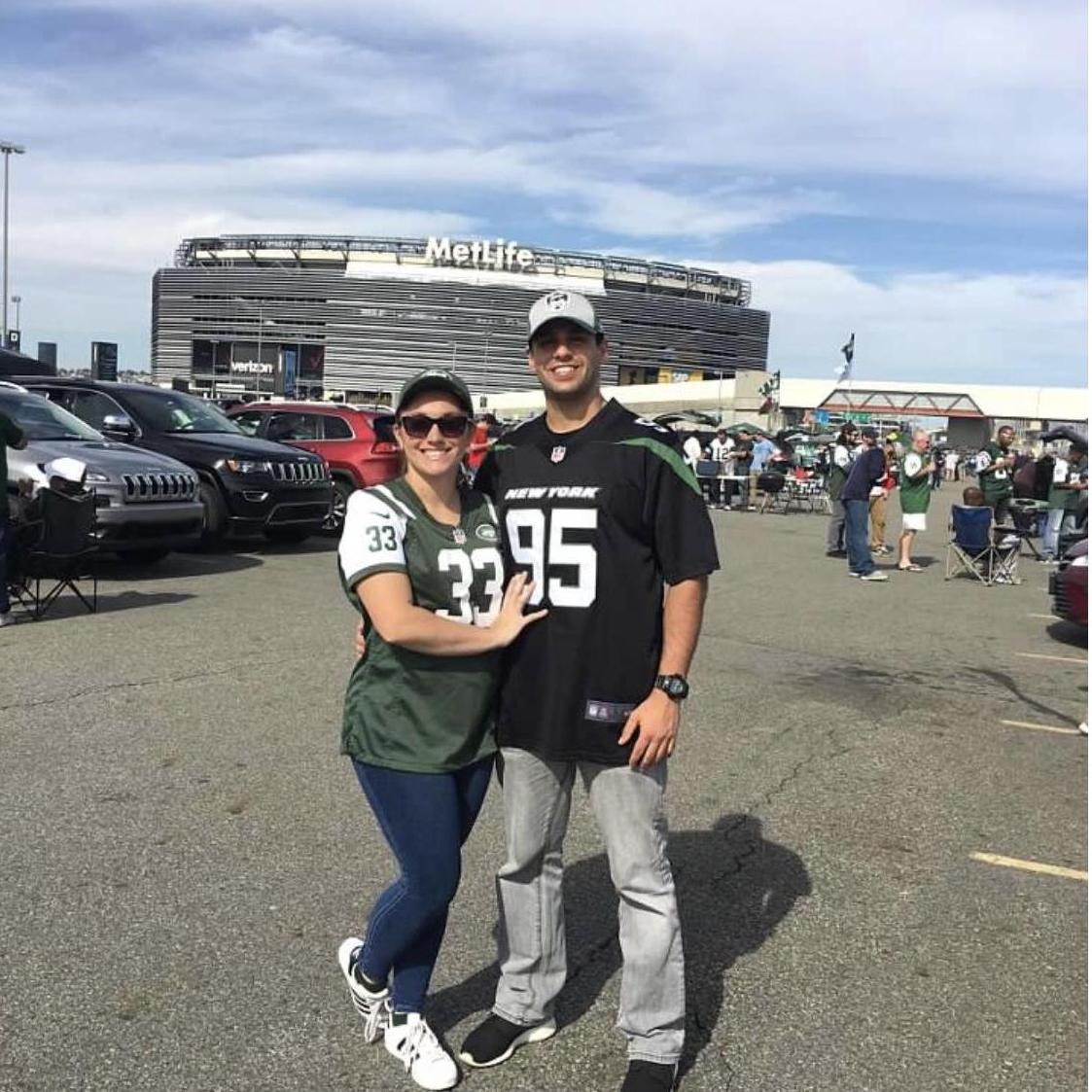 J-E-T-S JETS JETS JETS!!