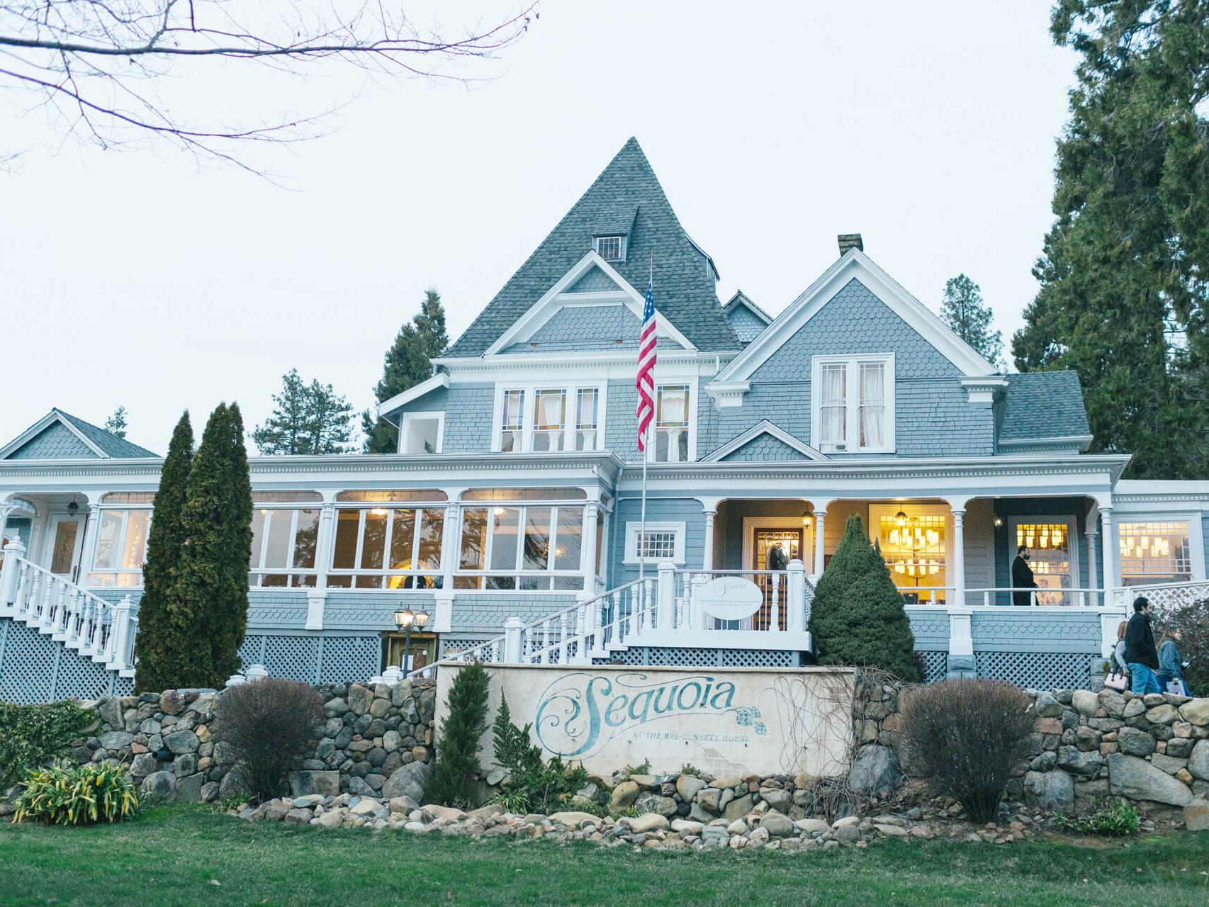 The Wedding Website of Jordyn McDougal and Cosmin Axenie