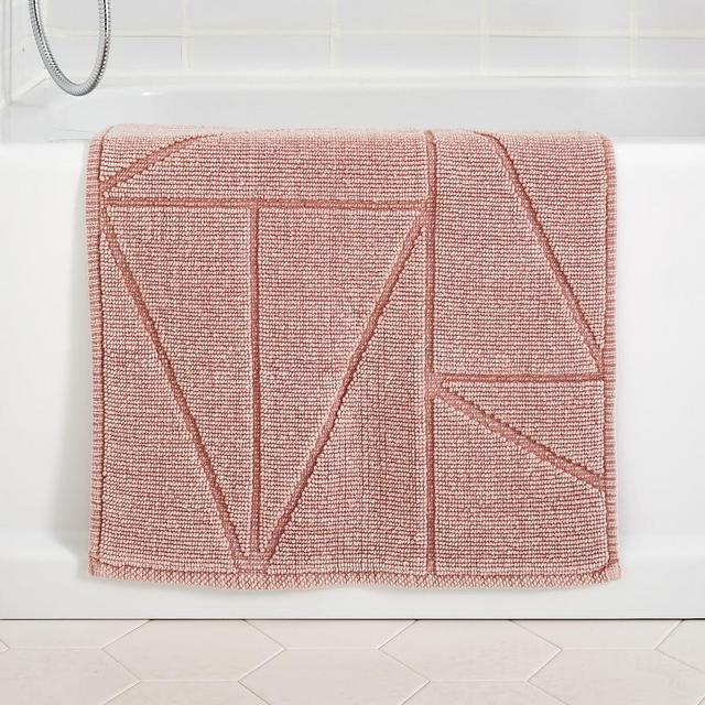 Triangle Sculpted Bath Mat, 20"x34", Pink Stone