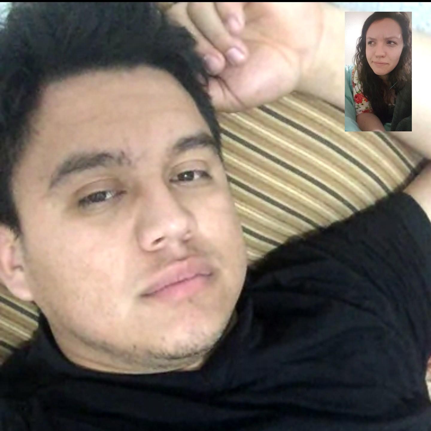 A screen shot from one of our many video calls.
Una foto de una de nuestras muchas video llamadas.