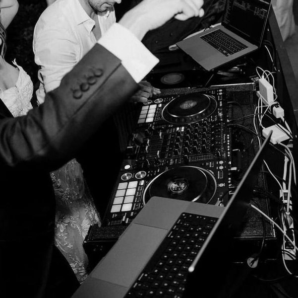 Our Wedding Music/Nuestra música para la boda