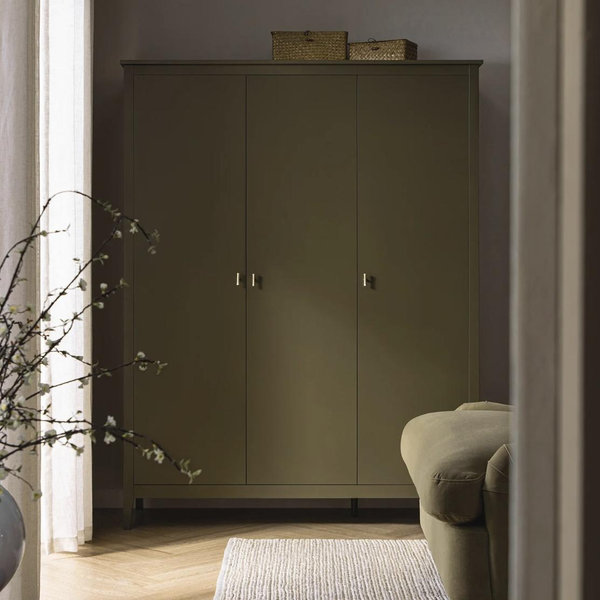 Oakham Triple Closet, Olive Grove