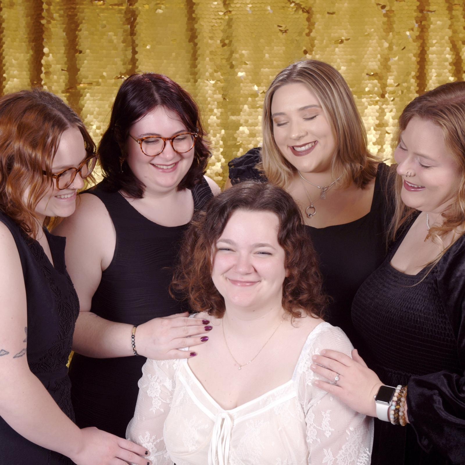 The bridal squad 🤍