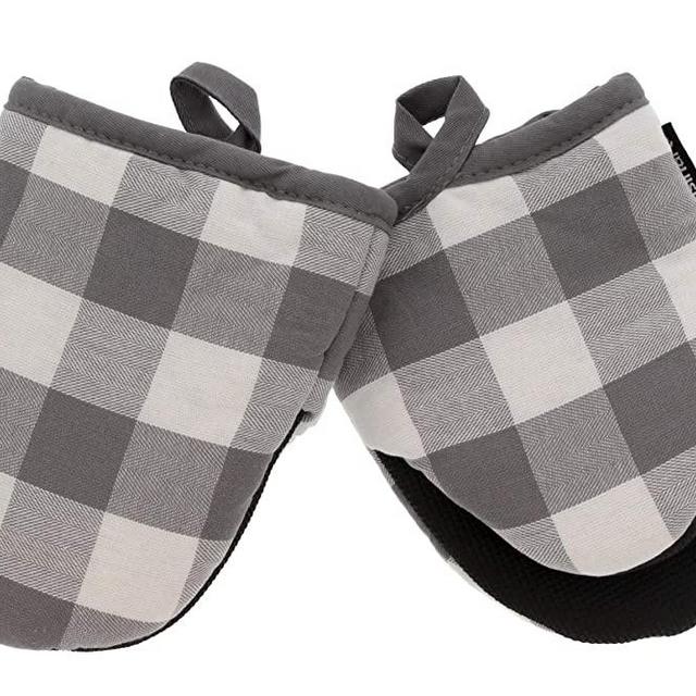 Cuisinart Neoprene Mini Oven Mitts, 2pk - Heat Resistant Oven Gloves Protect Hands and Surfaces with Non-Slip Grip and Hanging Loop-Ideal Set for Handling Hot Cookware - Buffalo Check, Titanium Grey