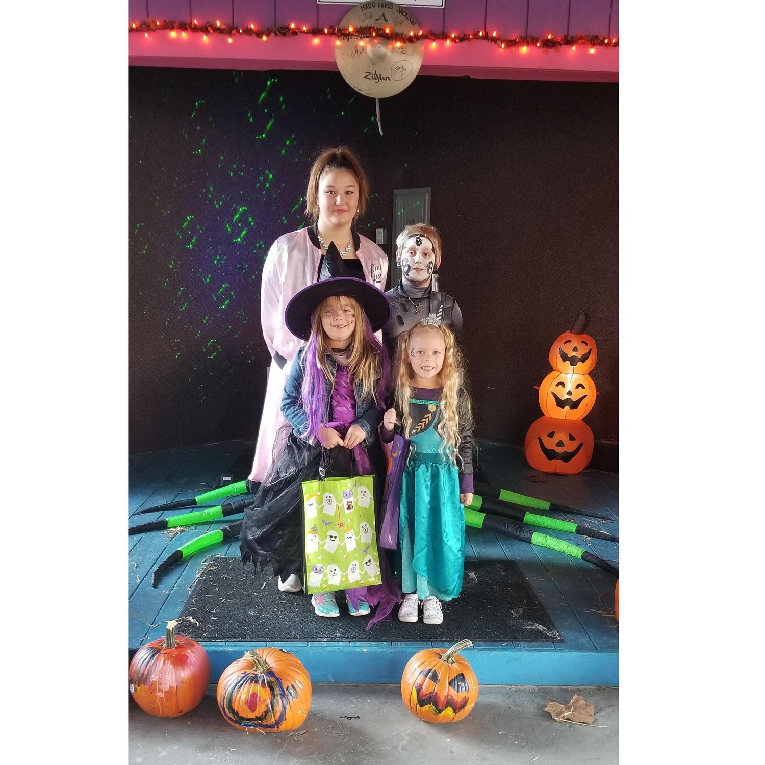 Halloween with Kenzie, Kody, Abby & Lizzy