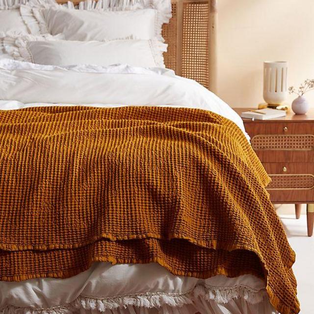Woven Waffle Bed Blanket (Queen)