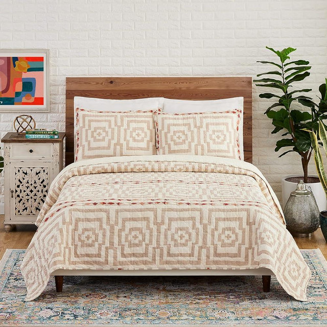 Jungalow Hypnotic Cream 3-Piece Cotton Quilt Set Lightweight Coverlet Set, Printed Quilted Bedding Set with Shams, All Seasons, Full Queen Size