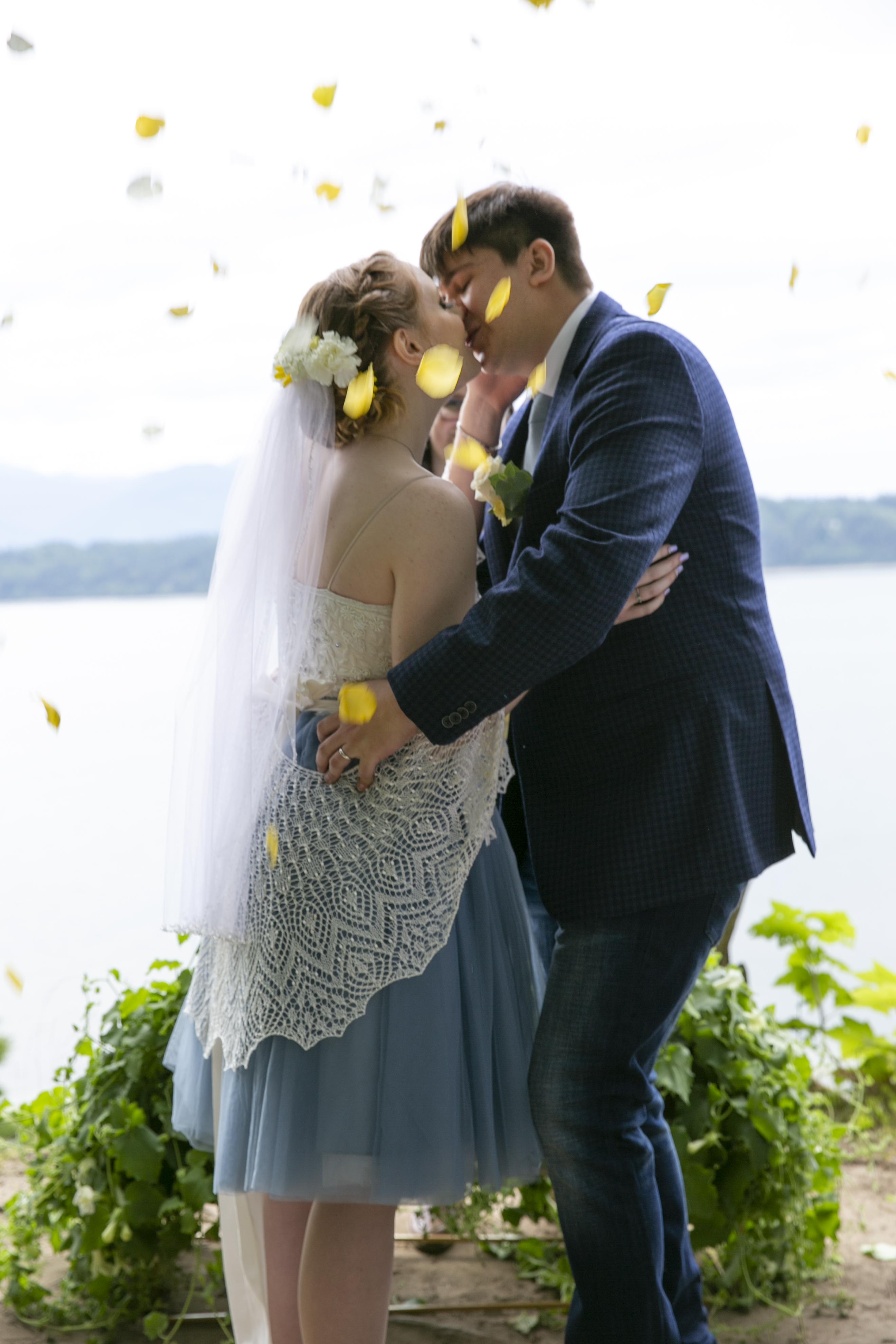 The Wedding Website of Avery Jones and Sebastian Niño