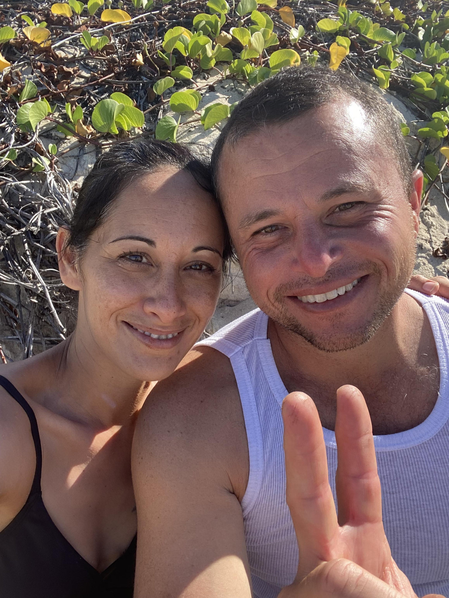 The Wedding Website of Roxanne Keahiolalo and Levon Acia