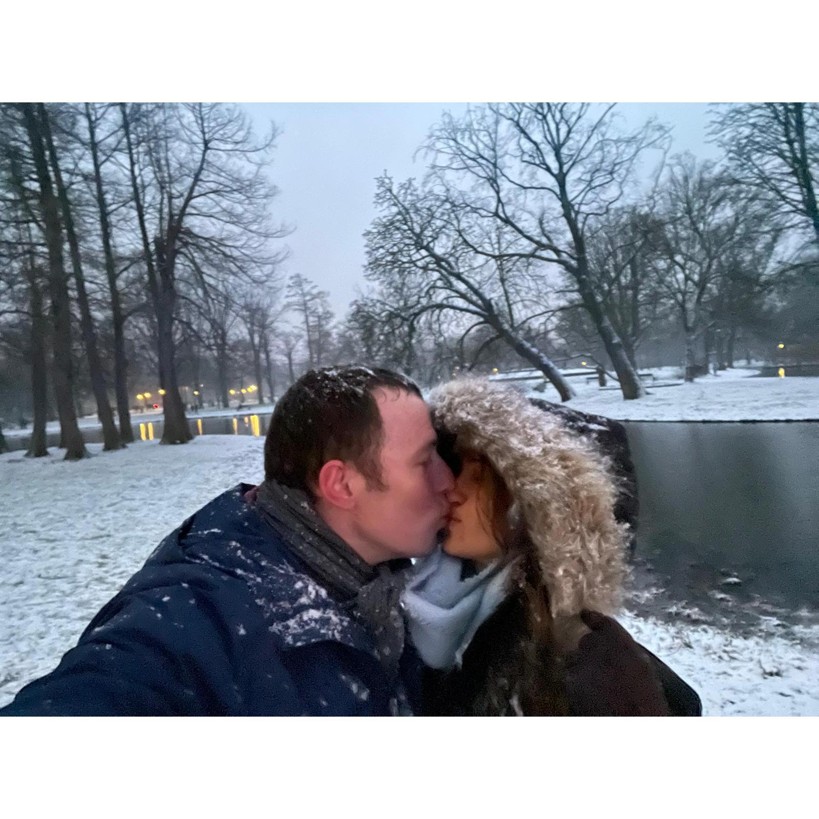 Snow in the Netherlands (upon returning from Summer vacay in Brazil)