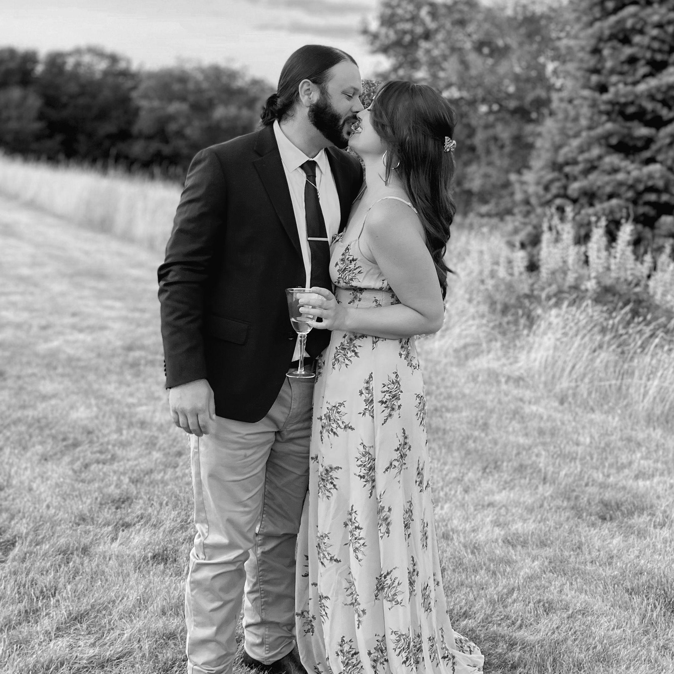 emily-cole-and-baxter-key-s-wedding-website