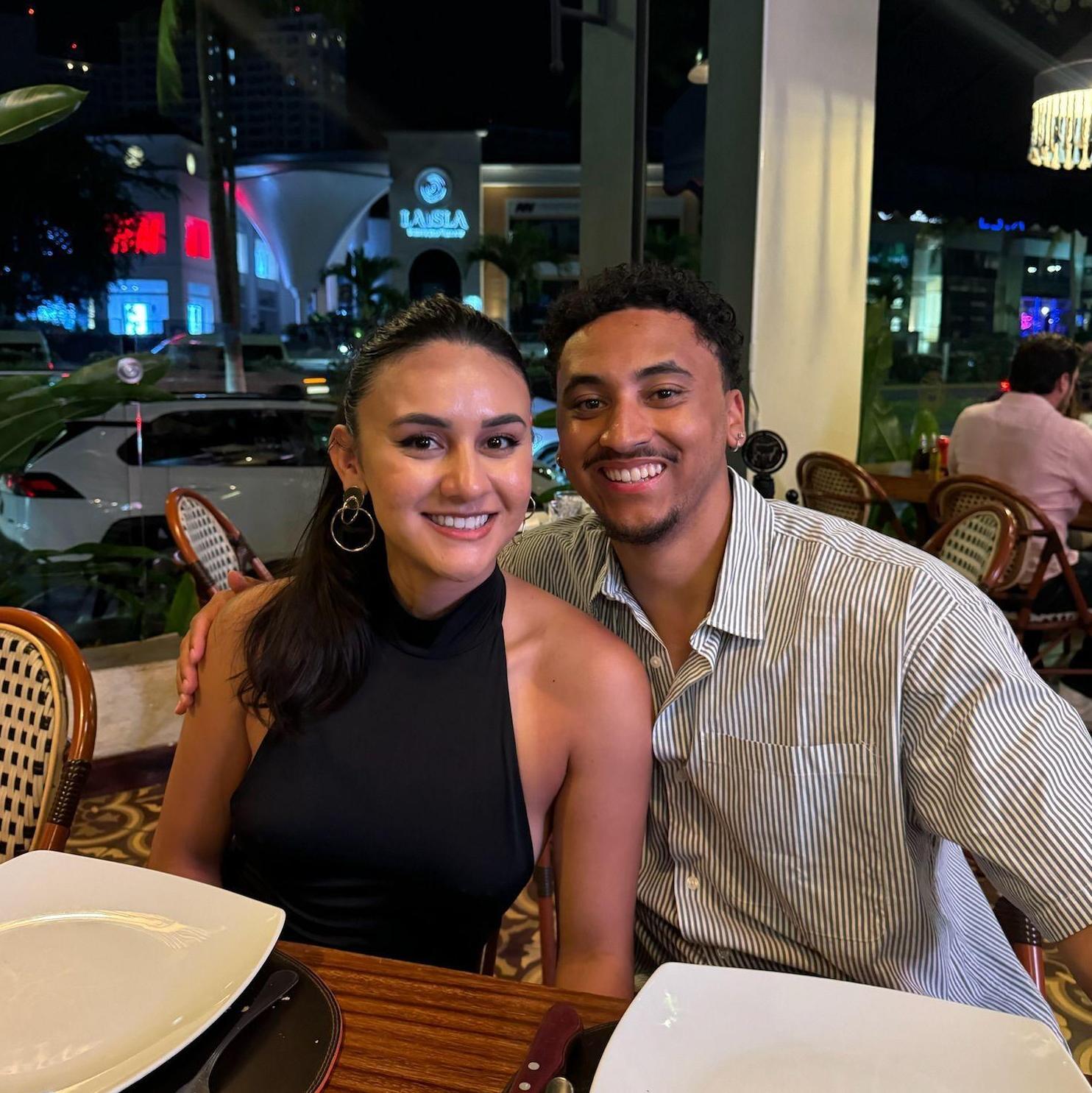 Dinner with friends in Mexico!
¡Cena con amigos en México!
