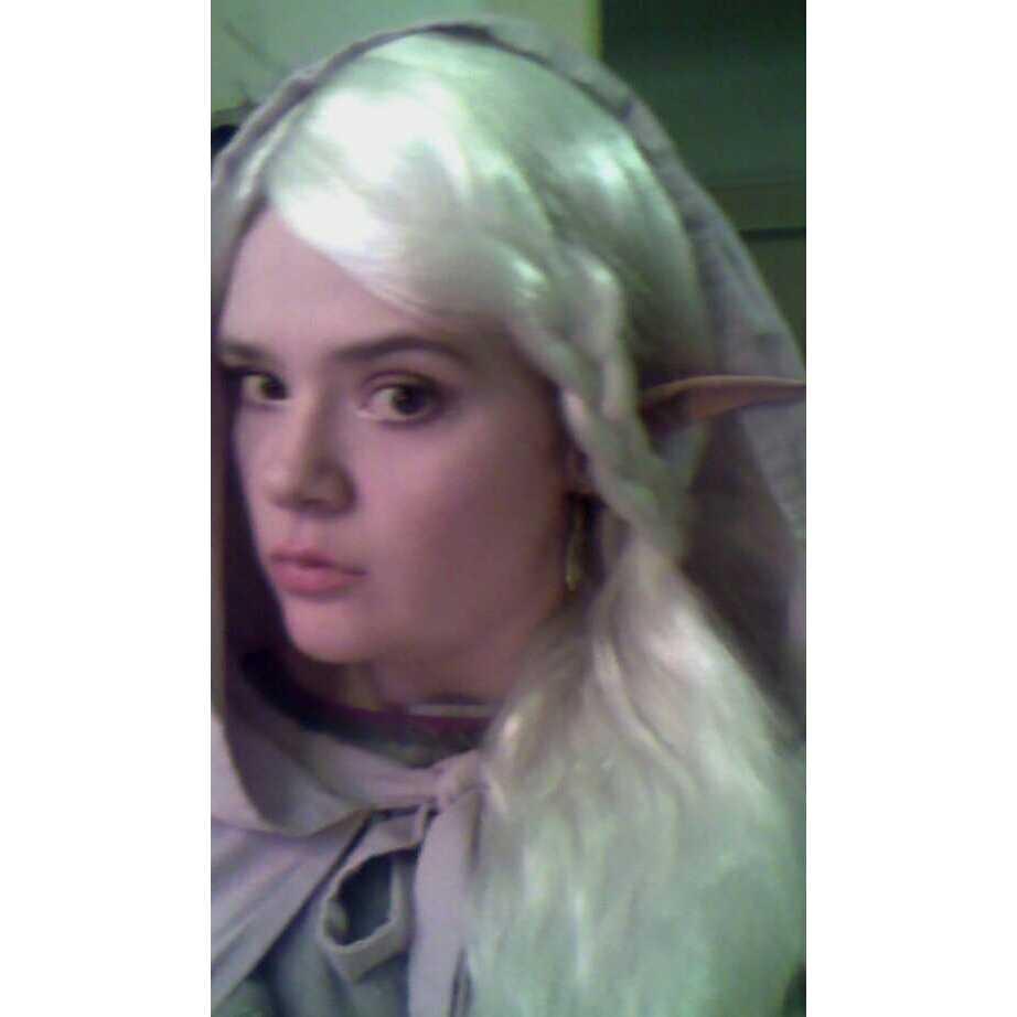 Na dressed up as an elf for Halloween in 2016 and Pete thought, "well I *have* to marry her now!"