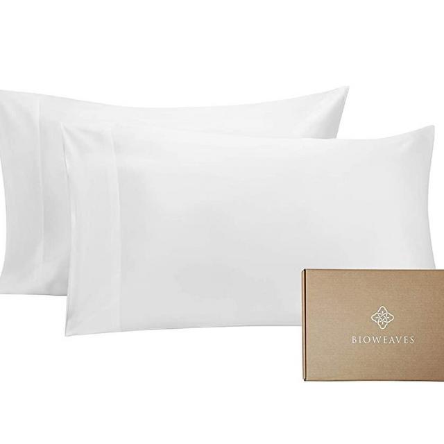 BIOWEAVES 100% Organic Cotton Pillow Cases 300 Thread Count Soft Sateen Weave GOTS Certified – Standard/Queen Size, Set of 2, White