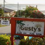 Gusty's Bar
