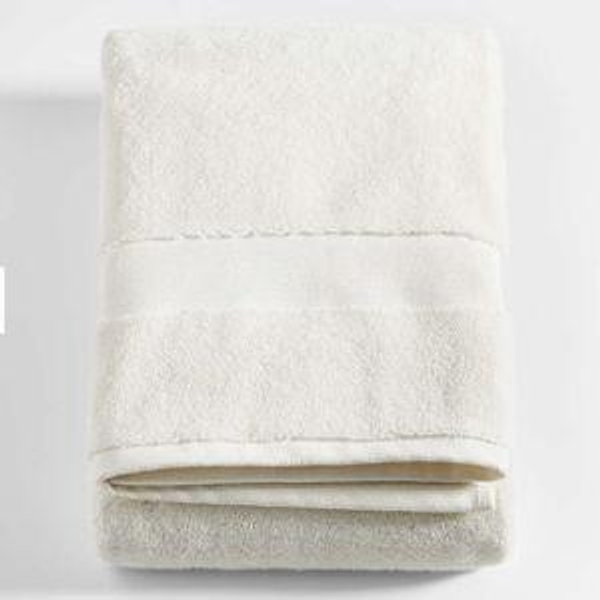 Frontgate Resort Collection Bath Towel in Ivory