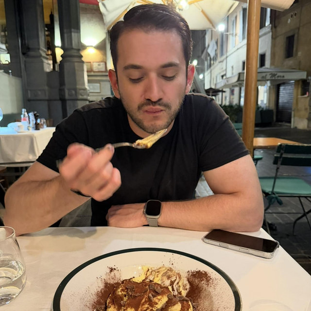 Dinner for two and tiramisu for Andrés only