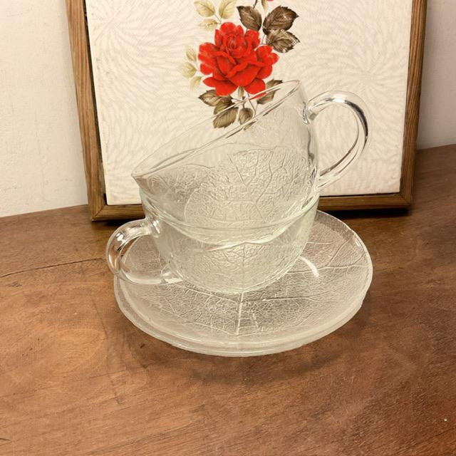 Vintage Arcoroc Aspen Leaf Tea Cup Set: French Embossed Glass