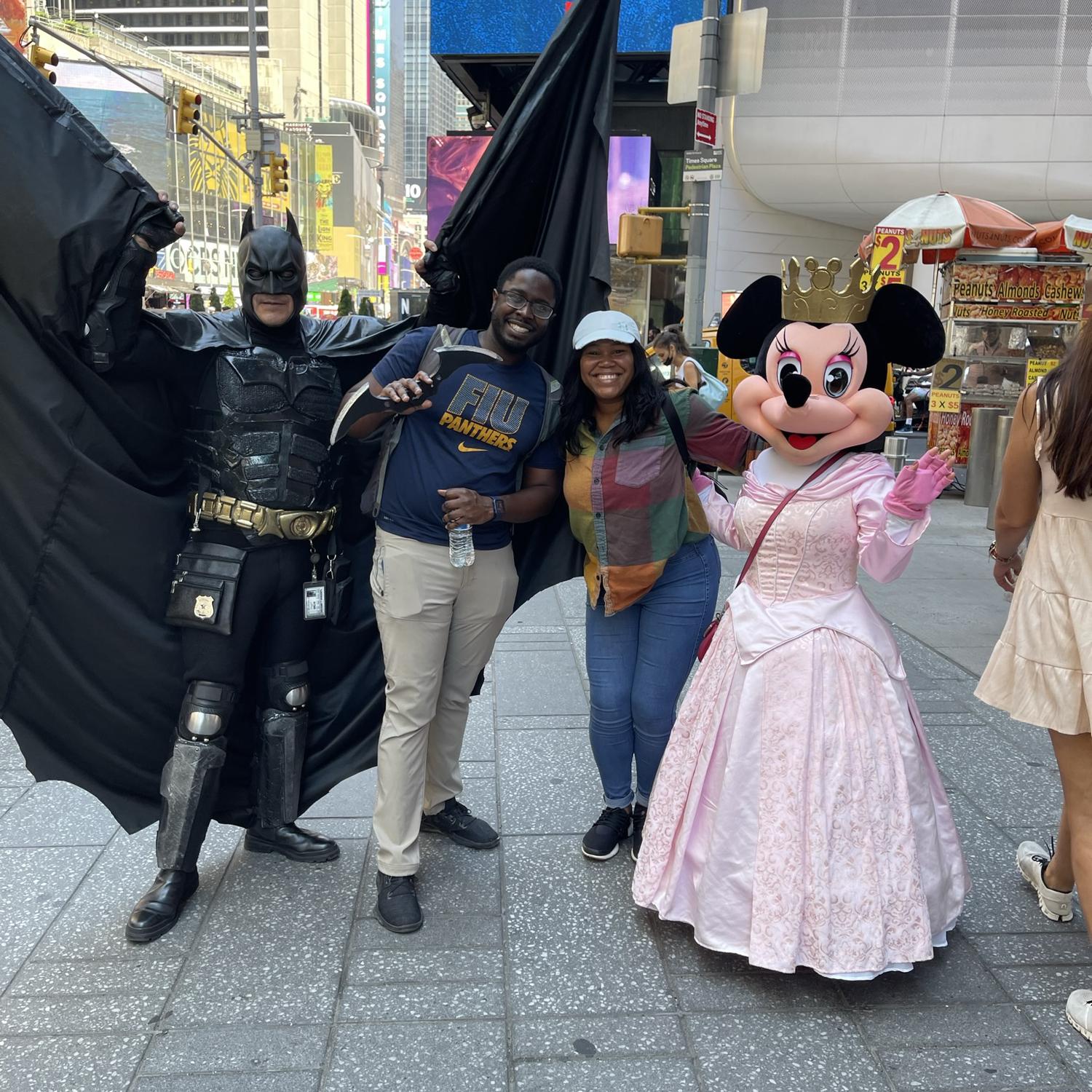 Day we got scammed in NYC! 😂
Don’t take photos with dressed-up people.