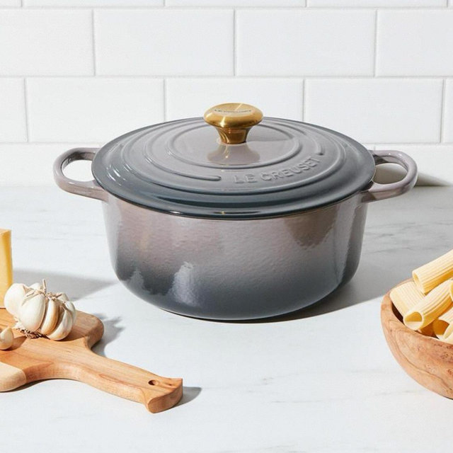 Signature Round Dutch Oven