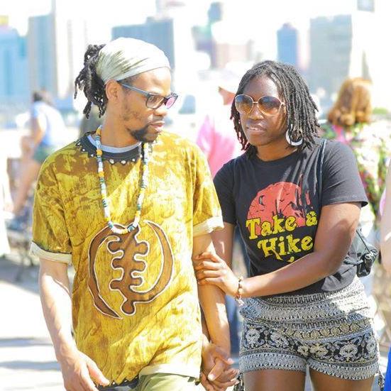 Paparazzi caught us strolling across the Brooklyn Bridge!