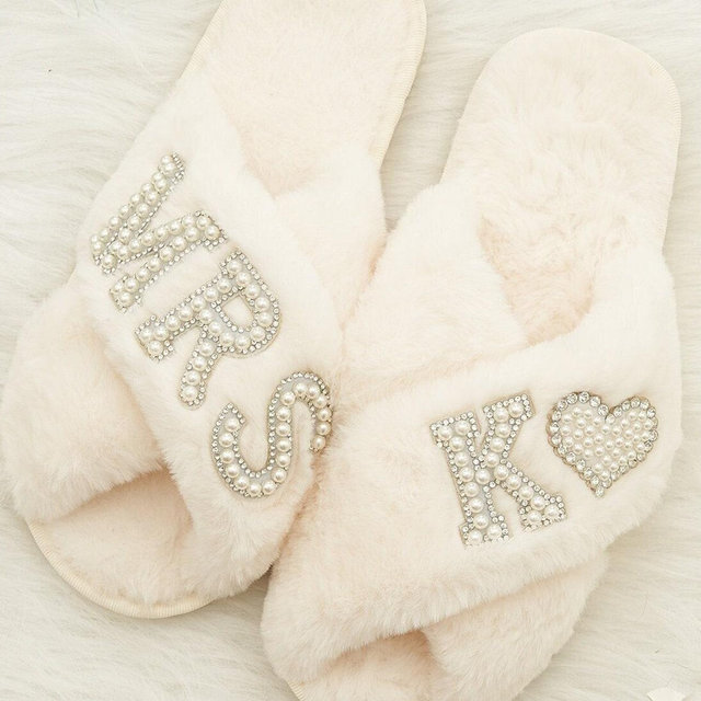Bride Gift Pearls Slippers| Rhinestone Fluffy Slippers| Bachelorette Hen Fluffy Slippers|Personalized gift Bridal Slipper|Bridesmaid Gifts