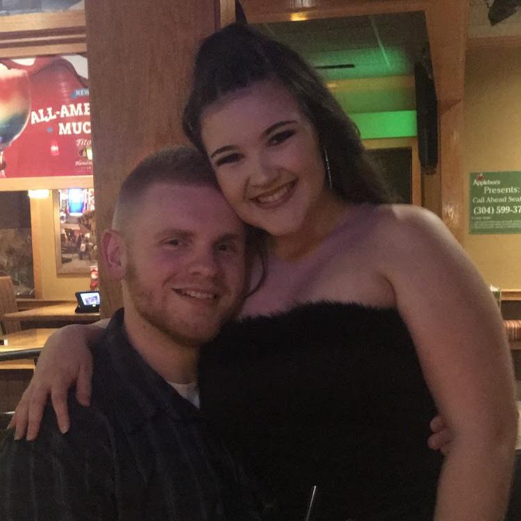 Mariah's 21st birthday at her favorite place... Applebee's karaoke night (2019).