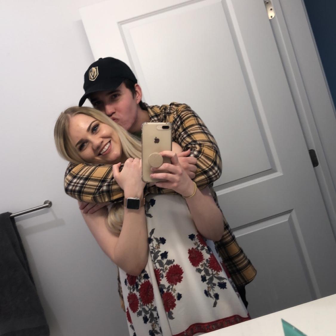 4/22/19, college dorm selfie