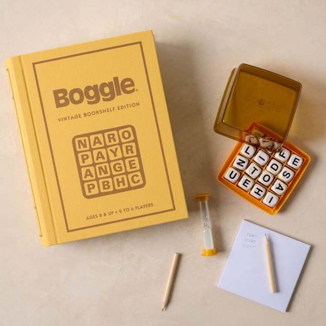 Boggle Vintage Bookshelf Edition