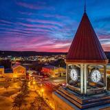 Stroll adorable Kerrville, original home of HEB, James Avery, & the YO Ranch. 20 minutes away.