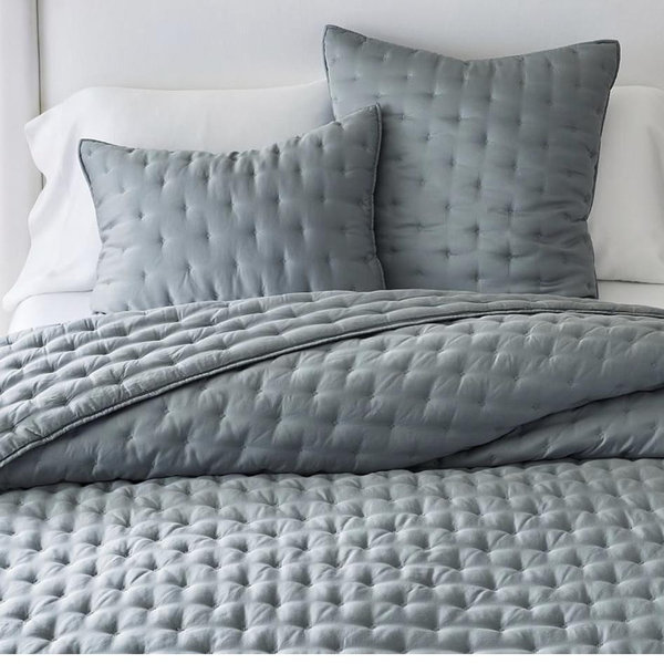 Quilt king size in riviera blue color